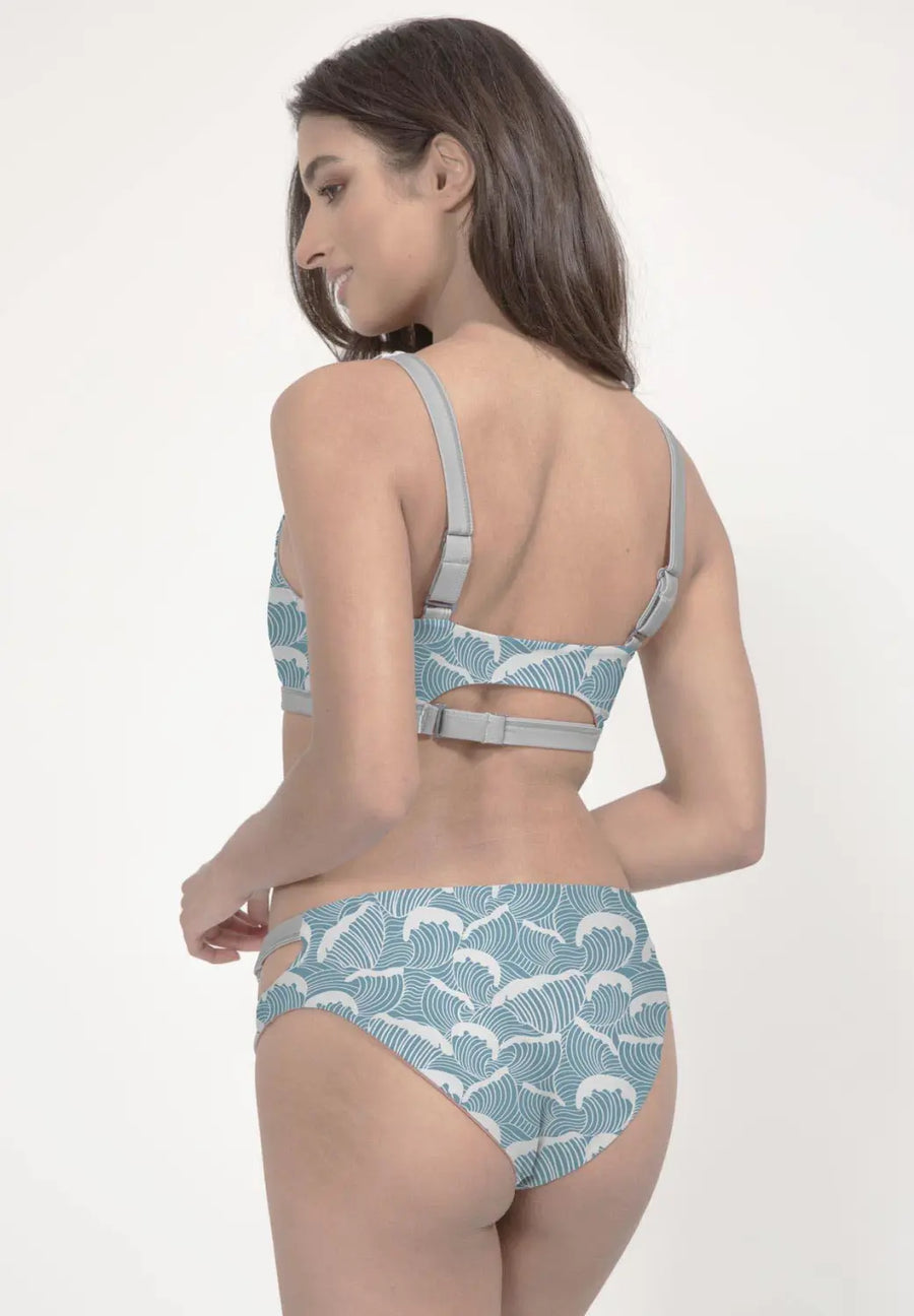 Caparica Bikini Top Reversible in Ocean Waves / Light Blue - boochen eco-conscious surfwear