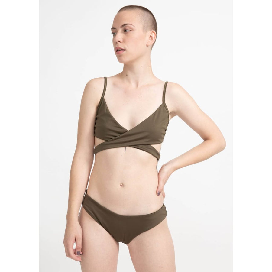 nachhaltige bikini top arpoador green leopard moss, sustainable swimwear, reversible swimwear