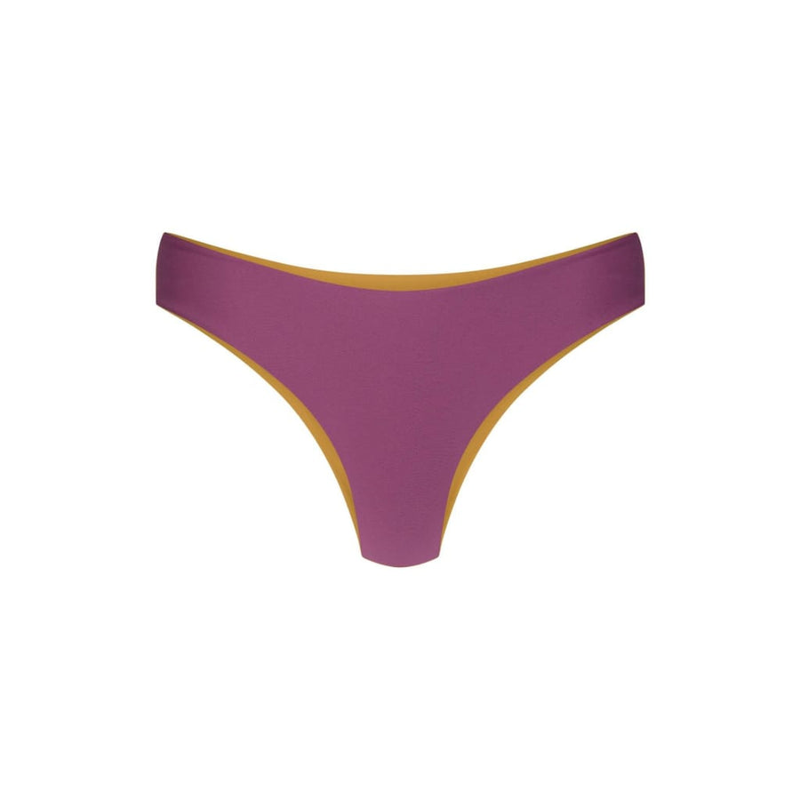 boochen sustainable bikini bottom Arpoador in Lila color. Reversible bikini, surf bikini, eco-friendly swimwear, nachhaltige bademode, bikini oberteil